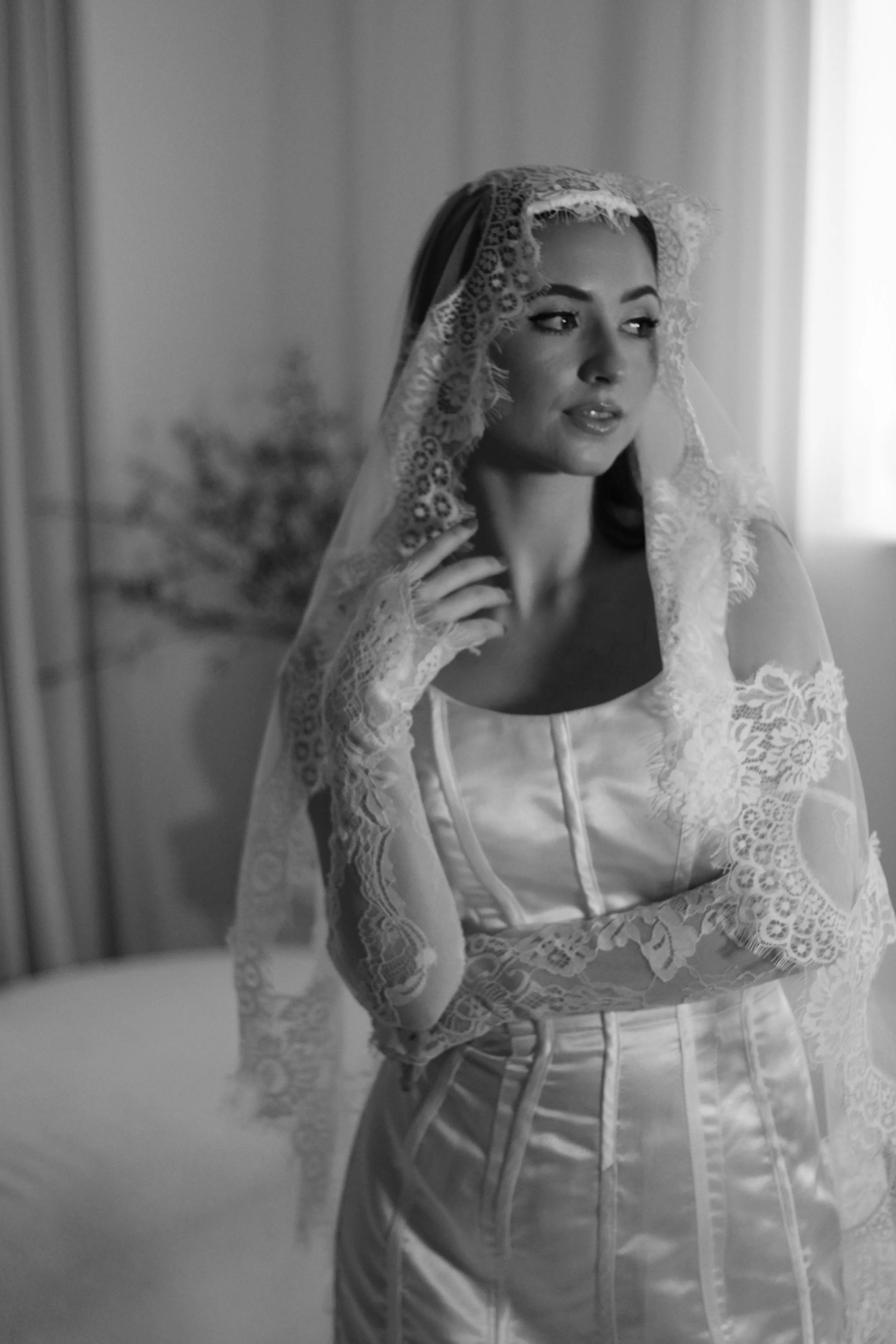 Sample Chantilly Lace Chapel Wedding Veil
